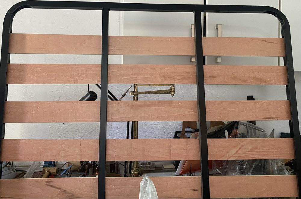 Cama de casal com estrado