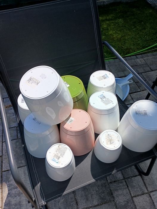 Sprzedam 17 używanych doniczek z plastiku