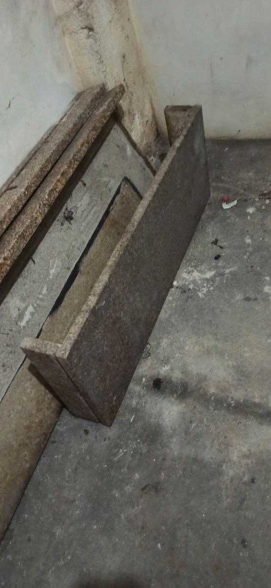 Três bancadas granito rosa