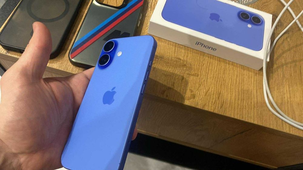 IPHONE 16 NIEBIESKI Piękny  Bar.Zadbany bateria 100% Oryginał + Zestaw