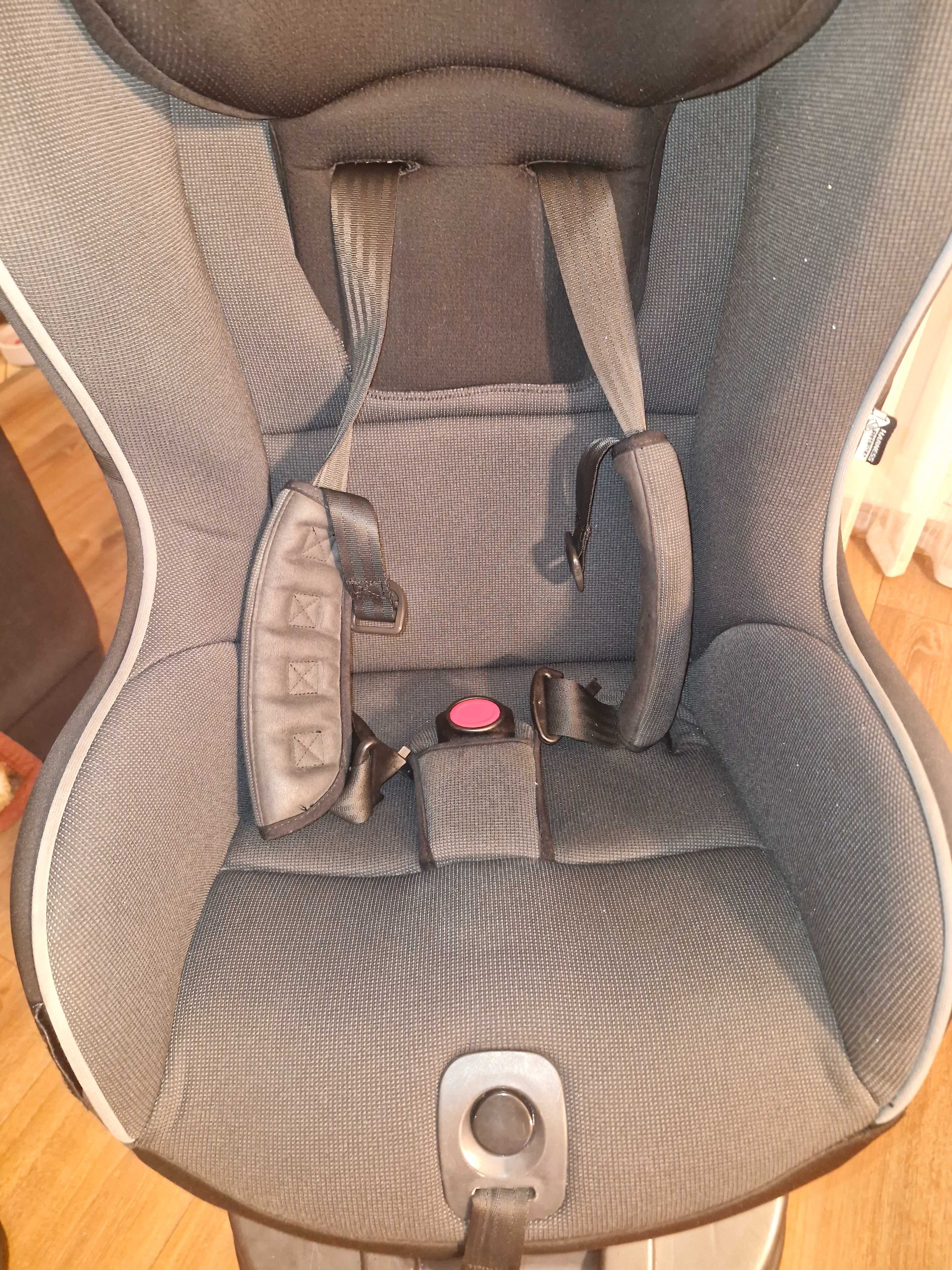 Fotelik samochodowy Peg Perego 9-18 kg z iso fix