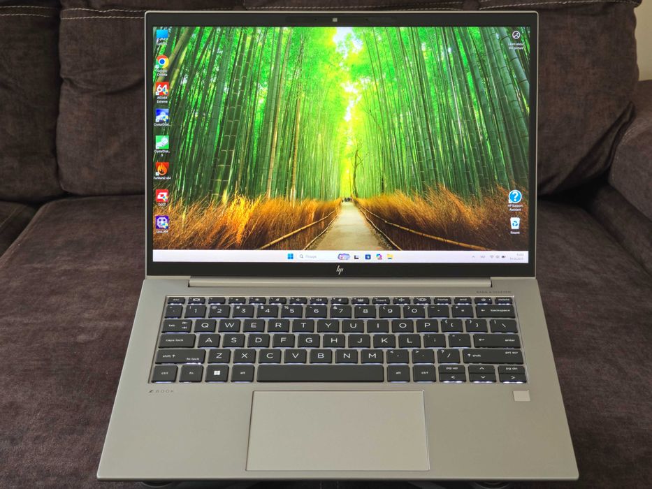HP ZBook Firefly 14 G10 A (14" IPS 100% sRGB/ 7840HS/ 32DDR5/ 1Tb SSD)