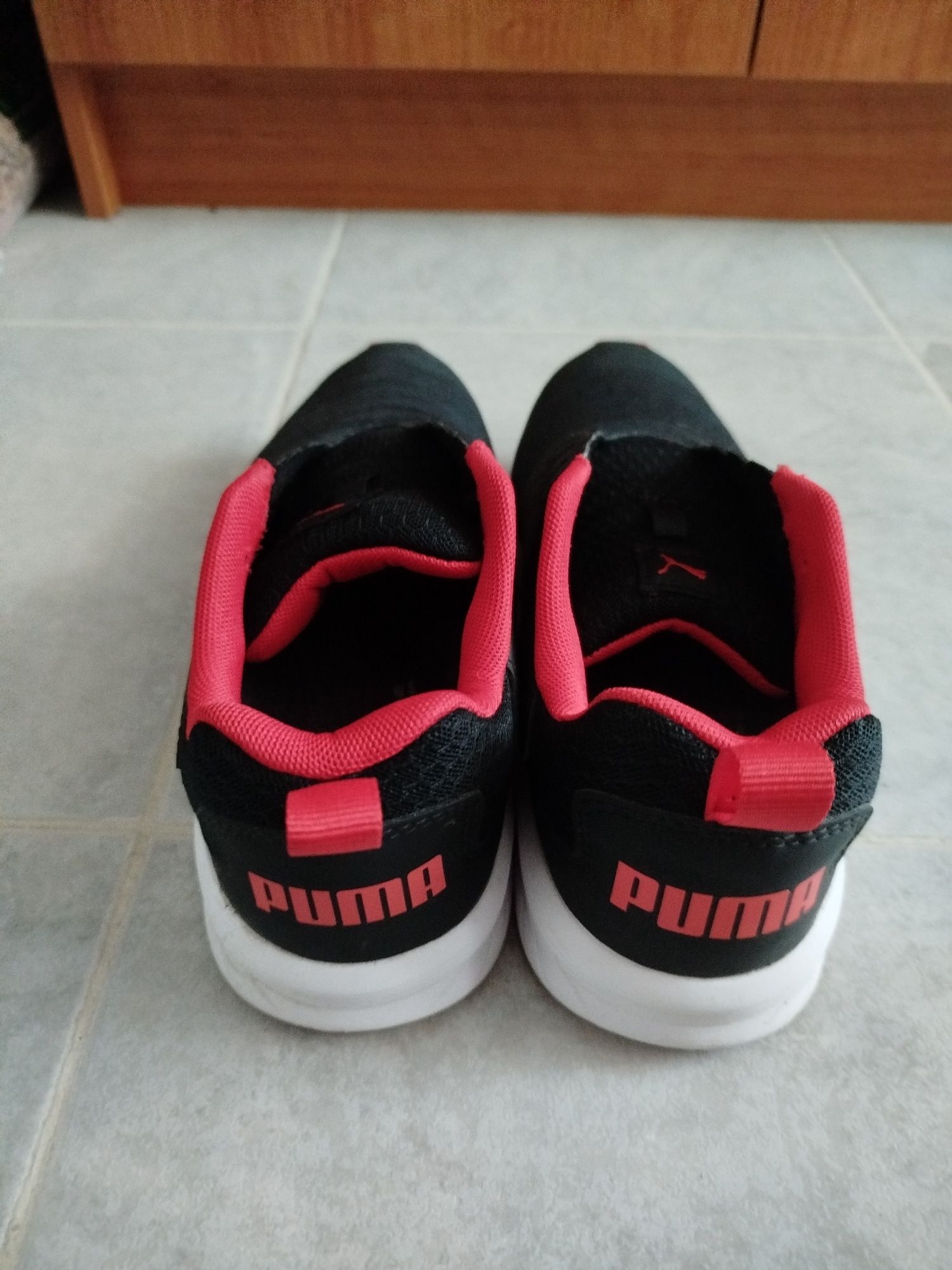 Sapatilhas Puma.    .