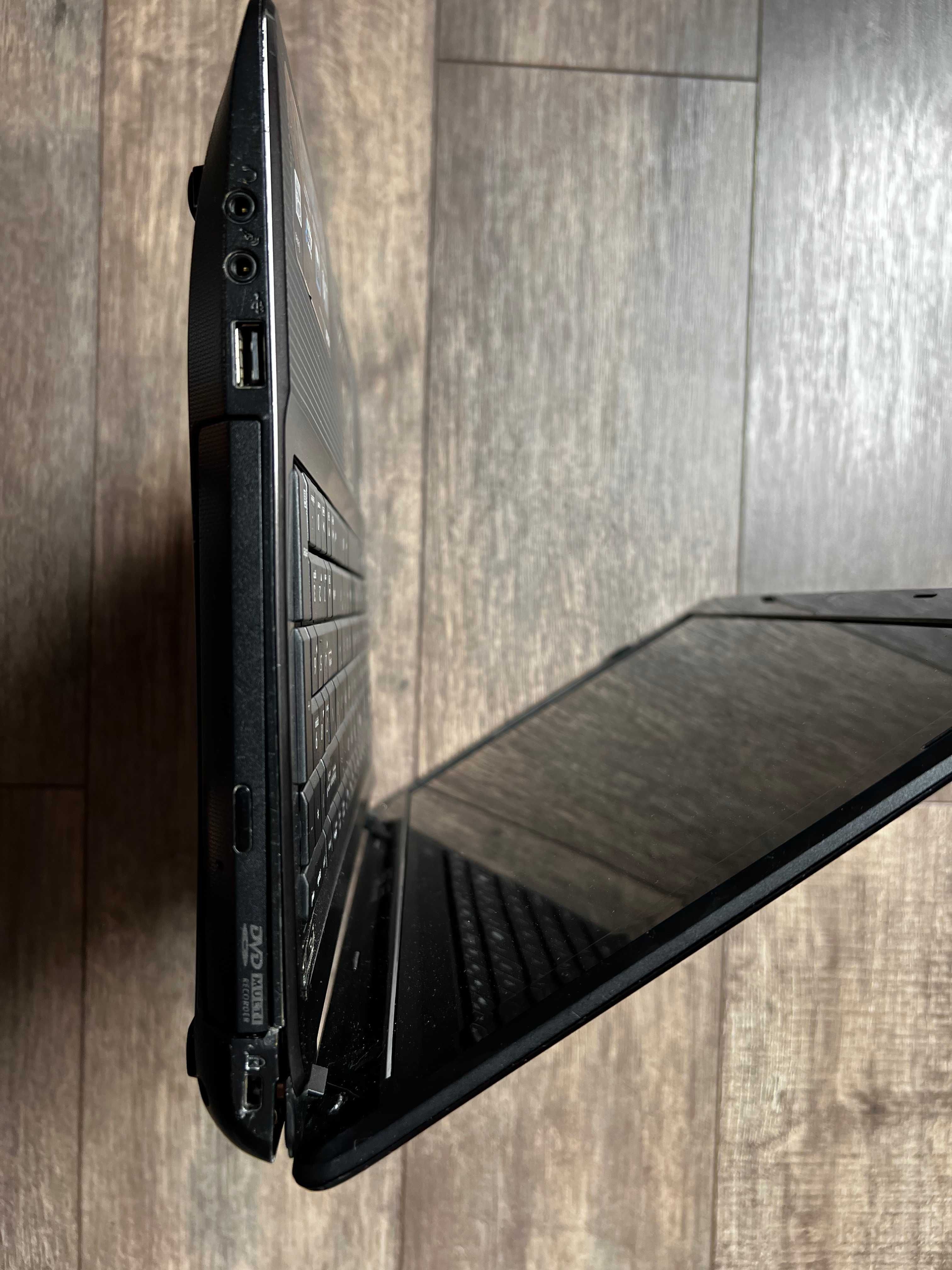 Laptop ASUS X53U