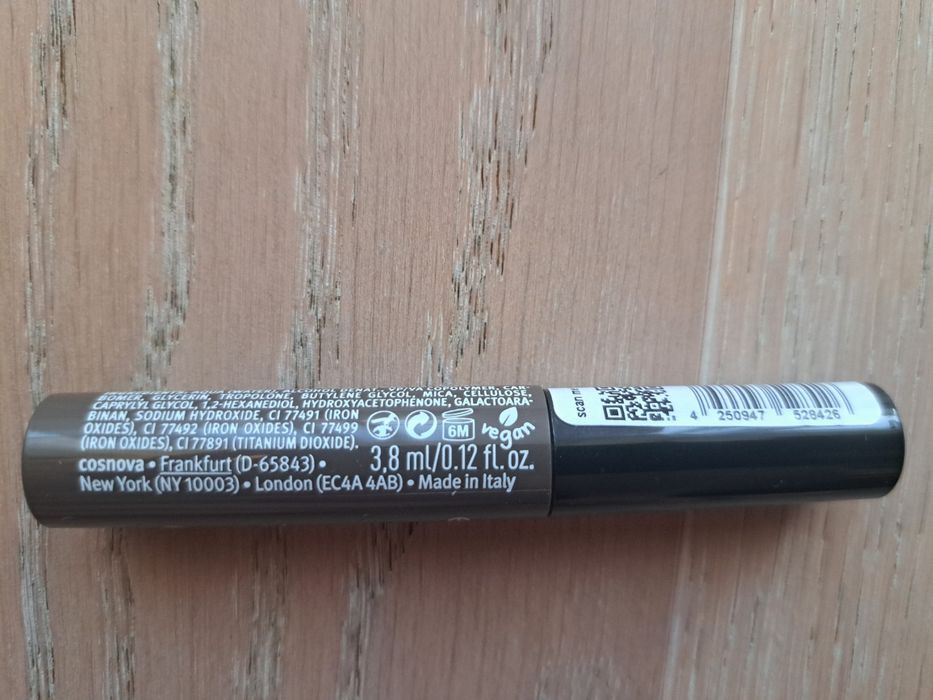 żel do brwi 'make me brow' Essence, 02 Browny Brows