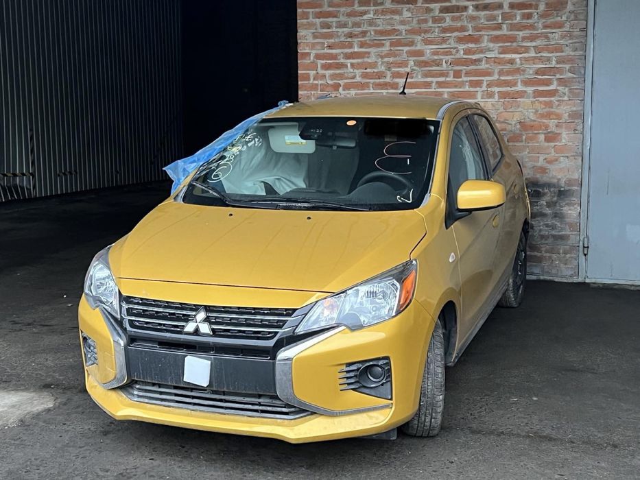 Mitsubishi Mirage 2021 капот крило