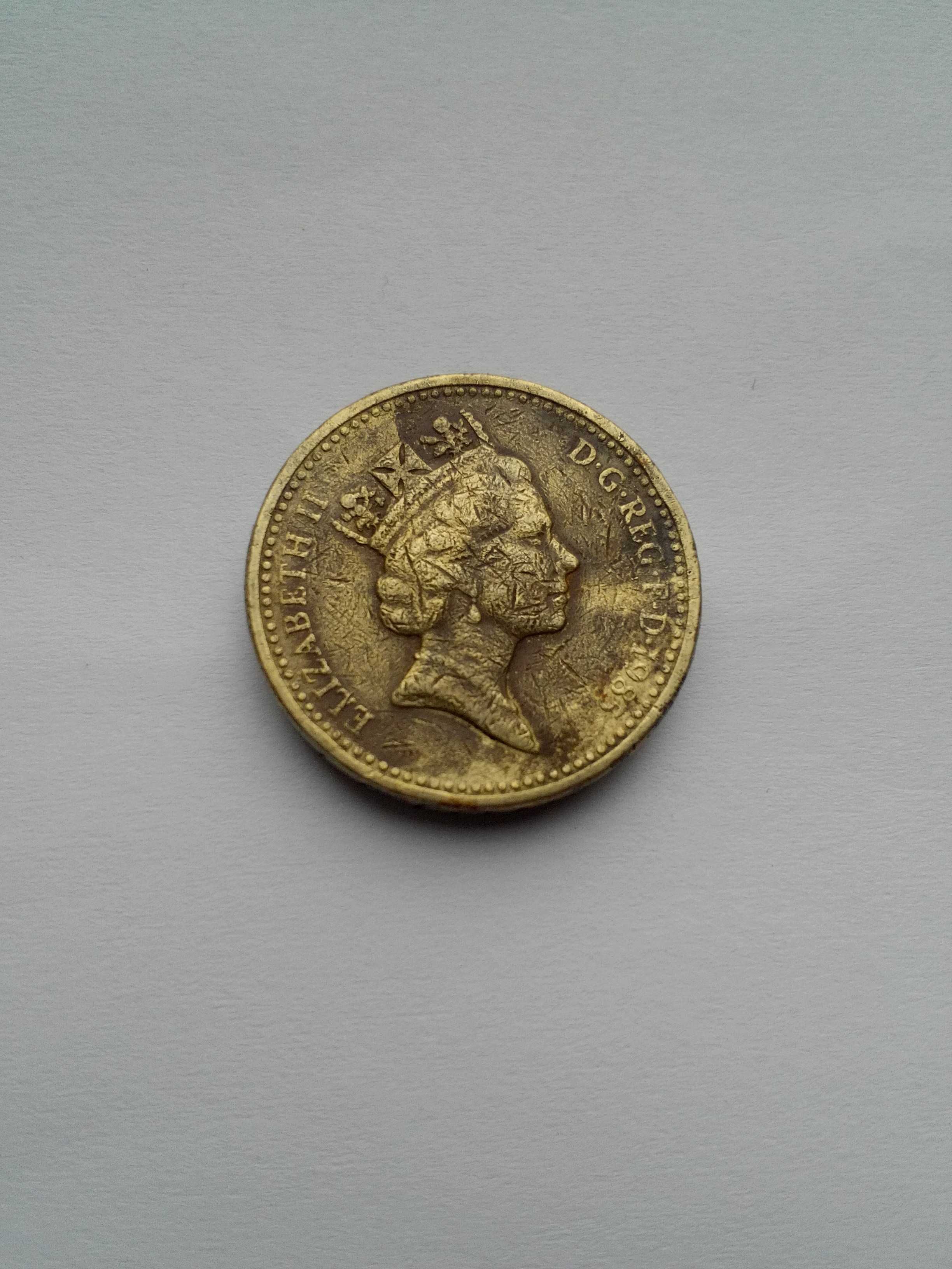 Монета 1 фунт one pound 1985