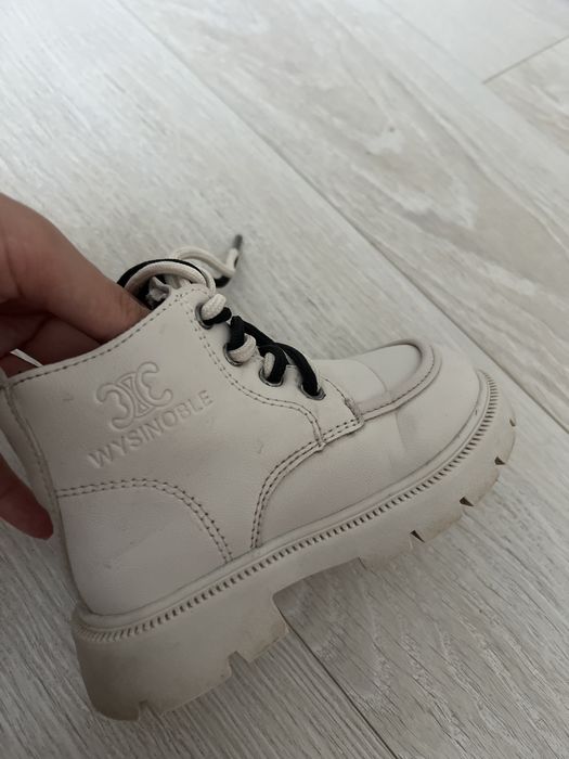 Бутінки для дівчинки