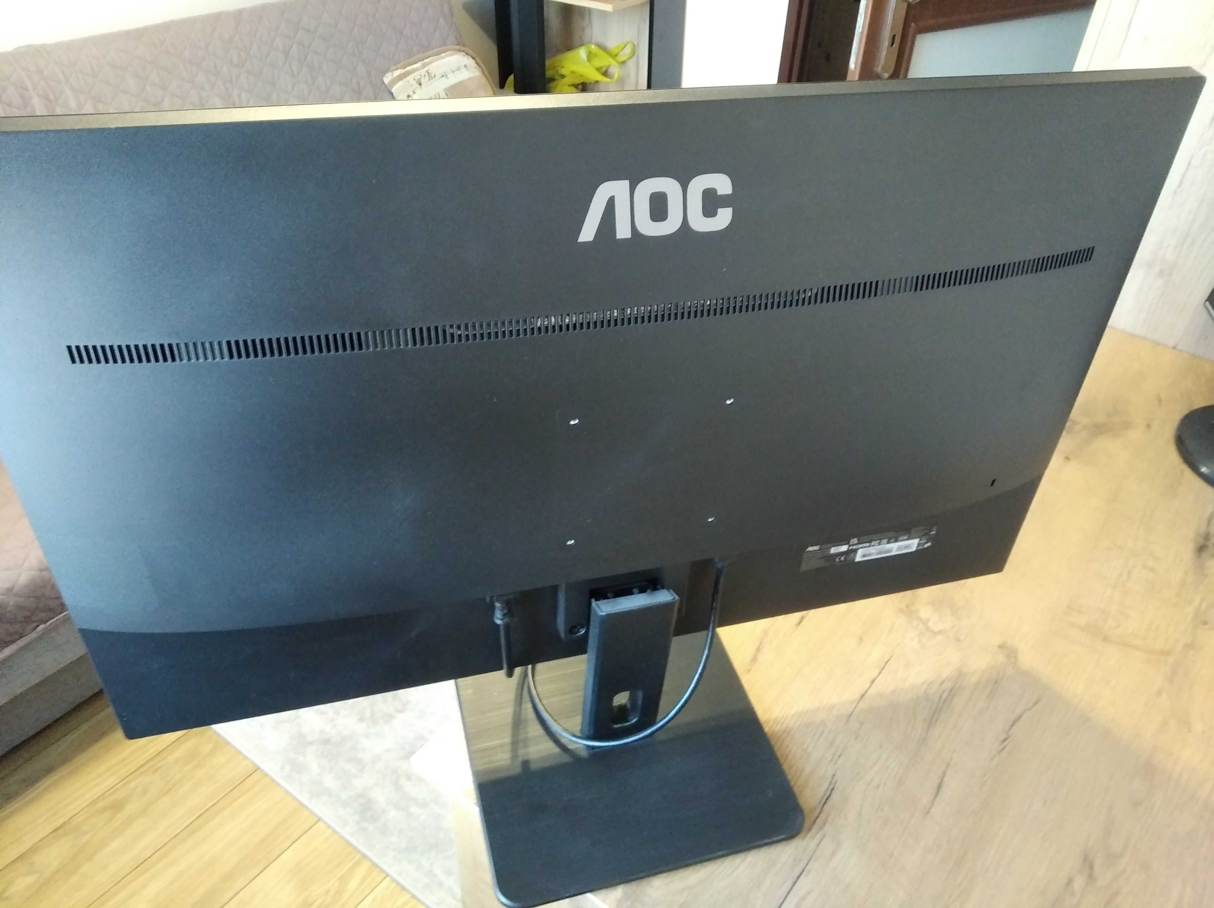 Monitor AOC 31,5 cala