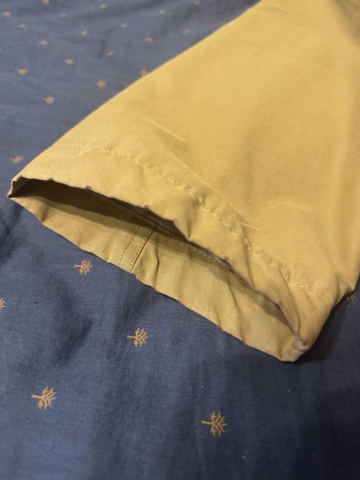 Демісезонна унісекс куртка lacoste бежевого кольору