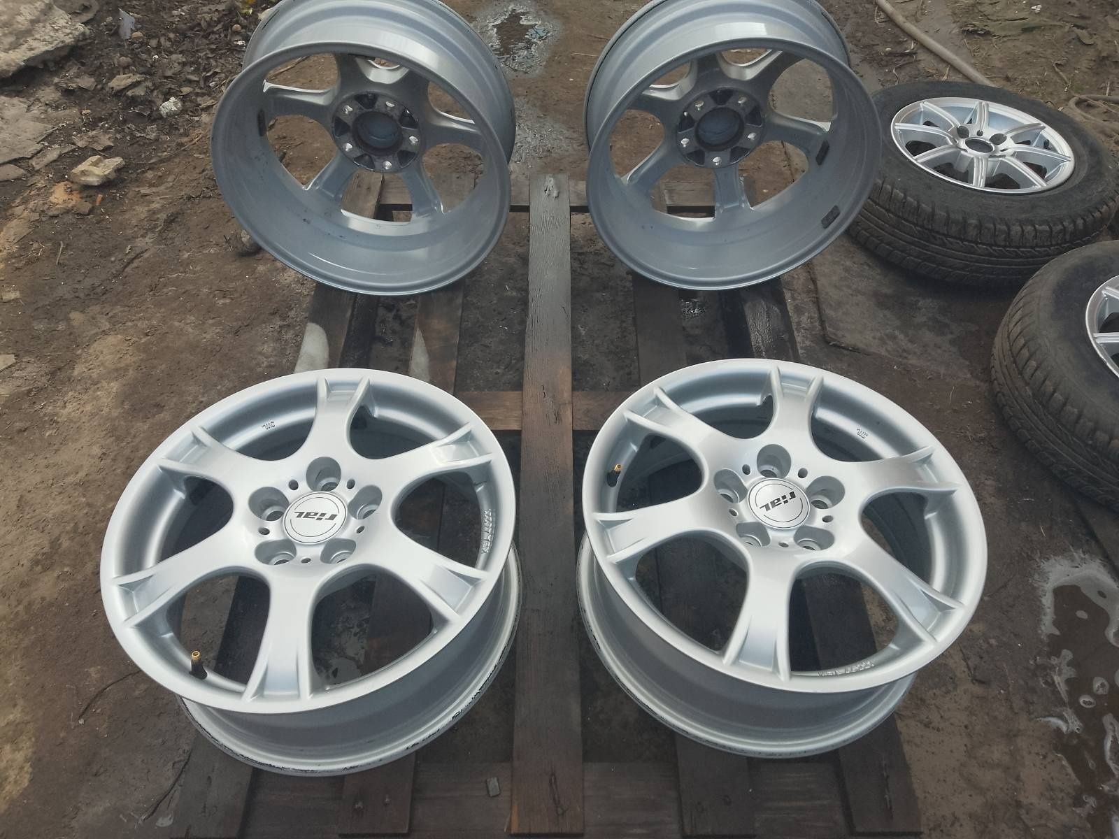 Диски R16/5×114.3/6.5J/ET38 та ЕТ45/DIA 70.4mm ;два комплекти, з ЄС