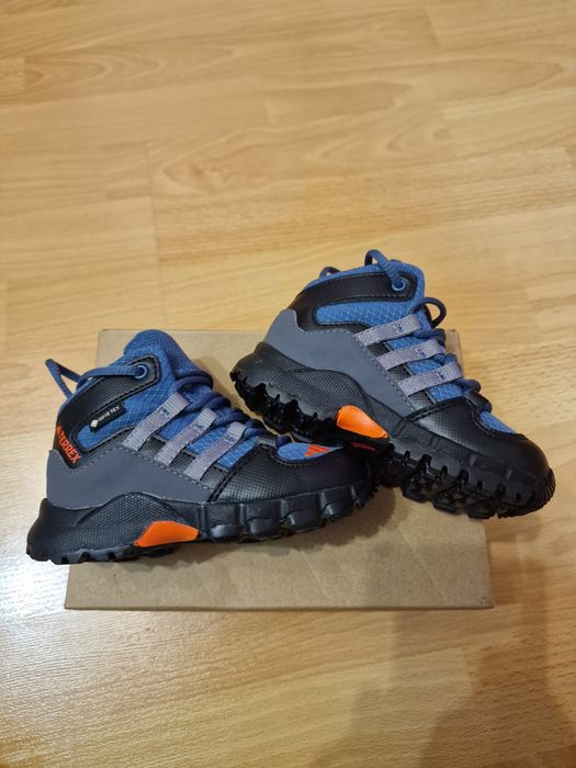 Дитячі черевики для хлопчика adidas Terrex Mid GTX