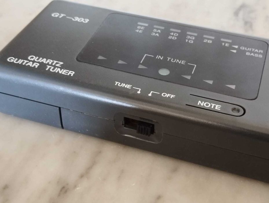 Afinador de Guitarra GT-303