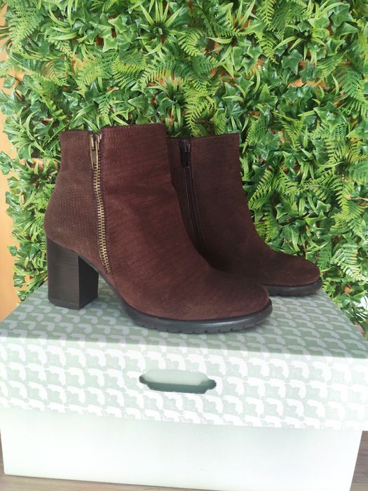 Botins camurça da Sofia Costa Shoes