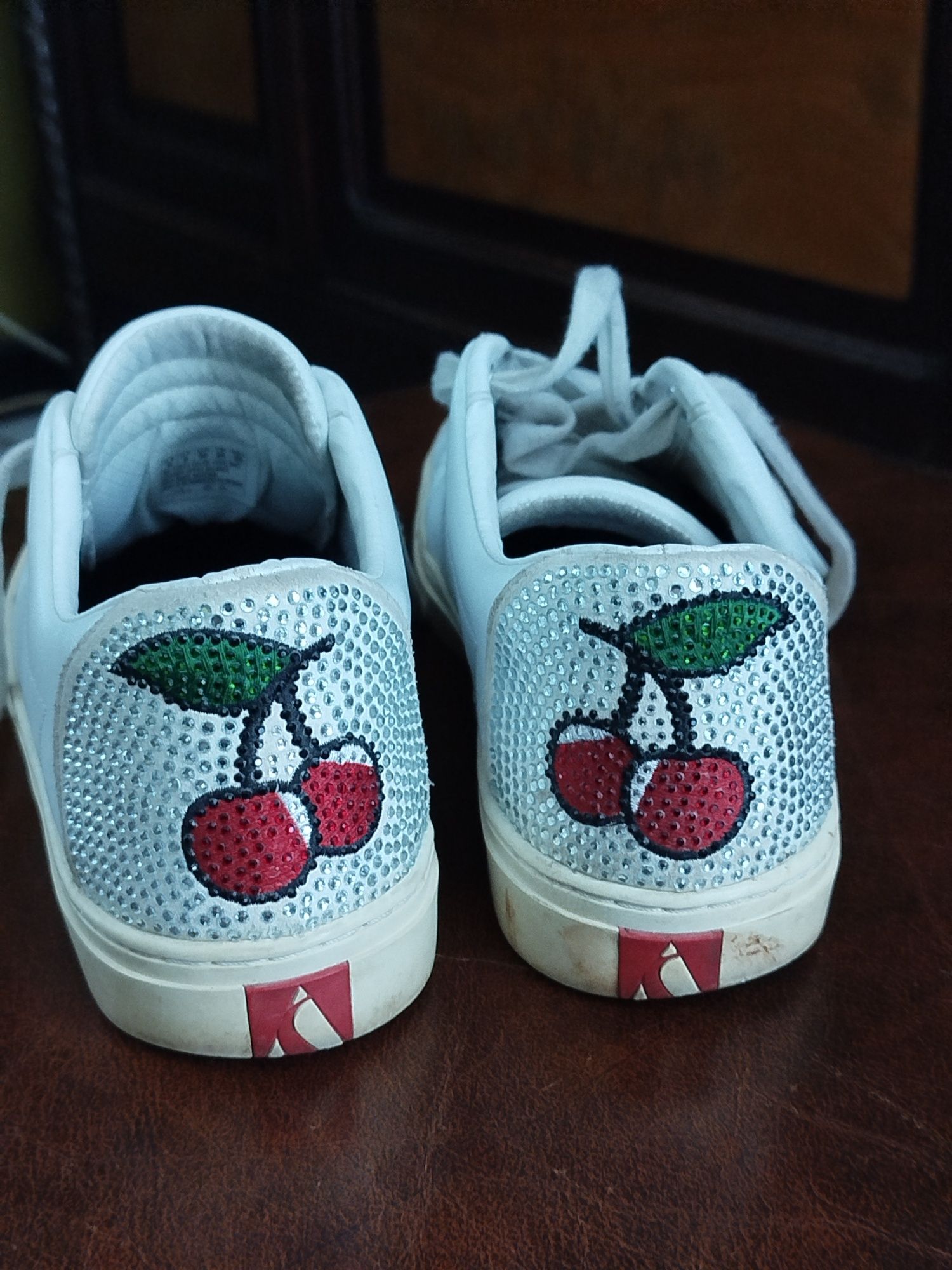 Buty  Skechers białe damskie 39