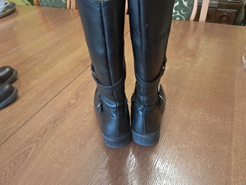 Чобітки на дівчинку