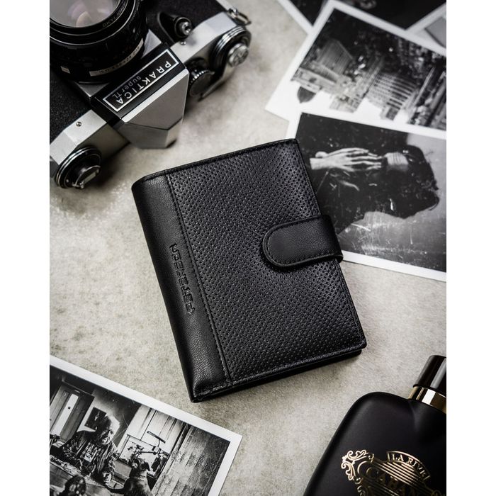 zestaw prezentowy: skórzany, pionowy portfel męski w czarnym kolorze