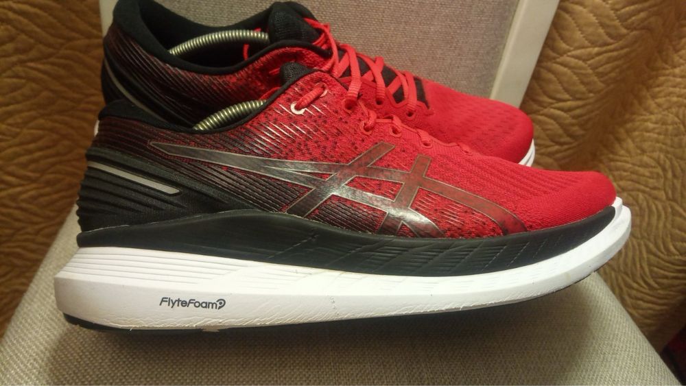 Asics кросівки оригінал