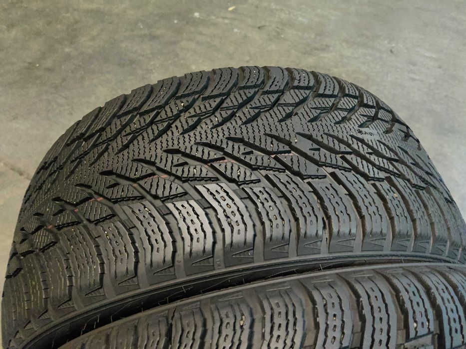Шини зима R18 245 40 Nokian Hakkapeliitta R³ дуже добрий стан