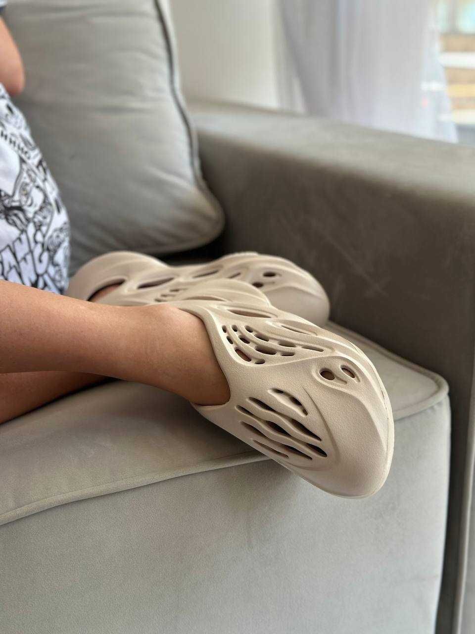 Жіночі кросівки adidas YEEZY Foam Runner бежевий 9070 НОВИНКА літо