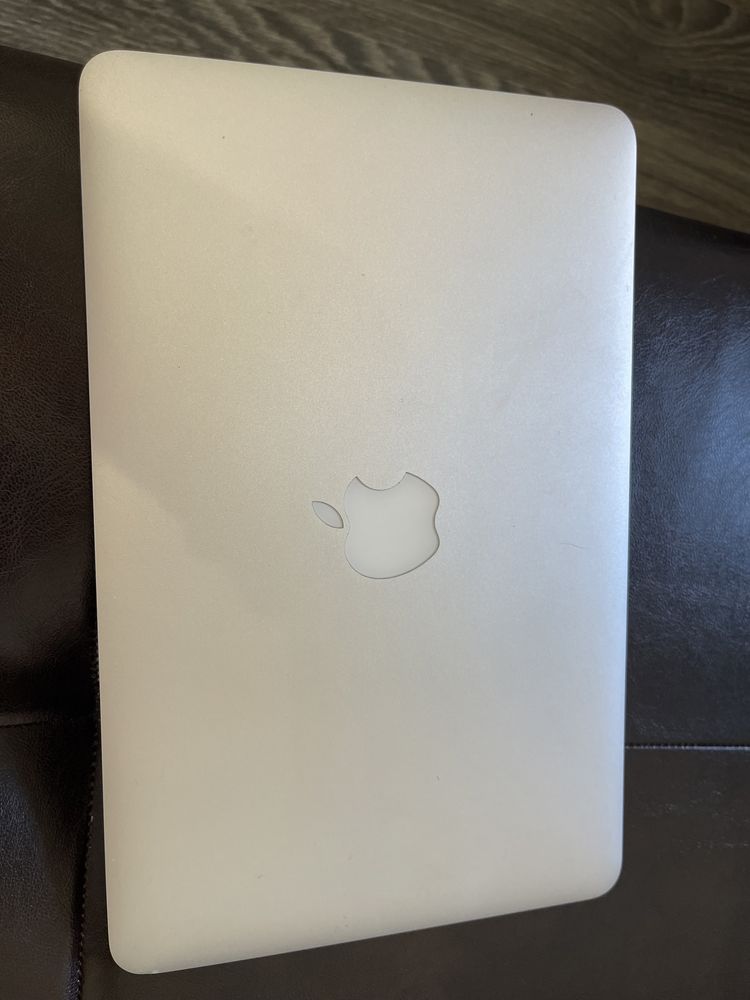 Продам MacBook Air 11 A1370 в отличном состоянии!