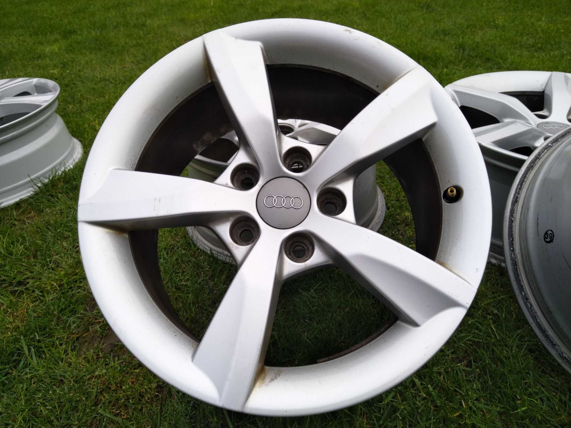 Felgi Aluminiowe 16 Audi A3 A4 A6 Vw Golf Passat Caddy 5x112