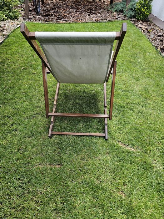 Leżak drewniany składany z dwiema poduszkami