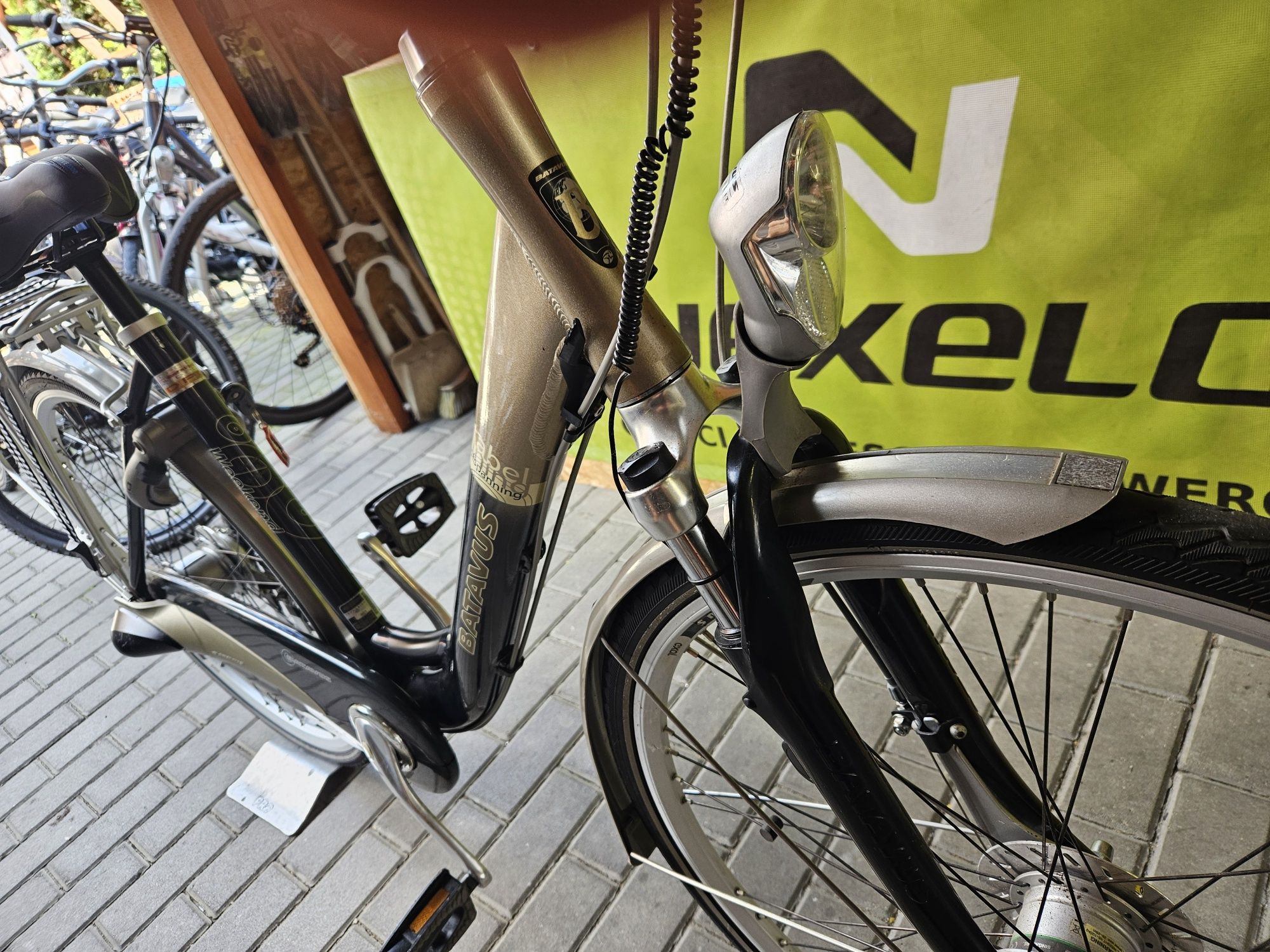 BATAVUS rower damski miejski holenderski używany NEXUS 8 koła 28