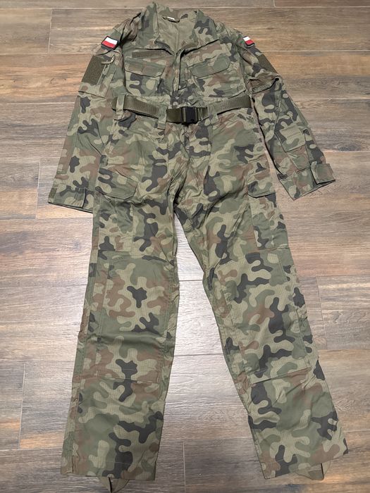 Mundur polowy letni wzór 2010 letni wzór 123 UL/MON w rozmiarze M/R.