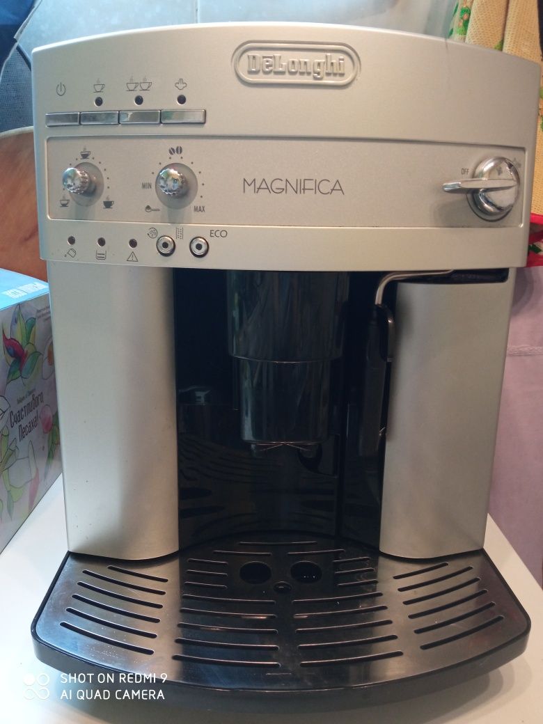 Продам кофемашину Delonghi 3000 eco