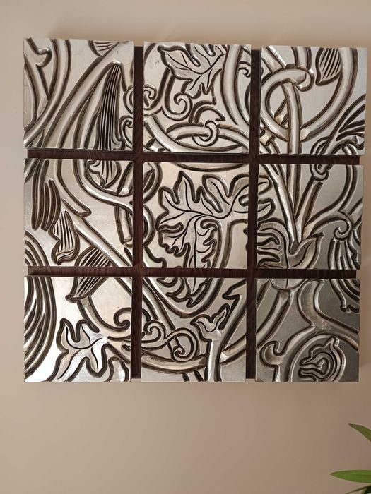 Quadro 100%madeira esculpido manualmente e pintado de prata