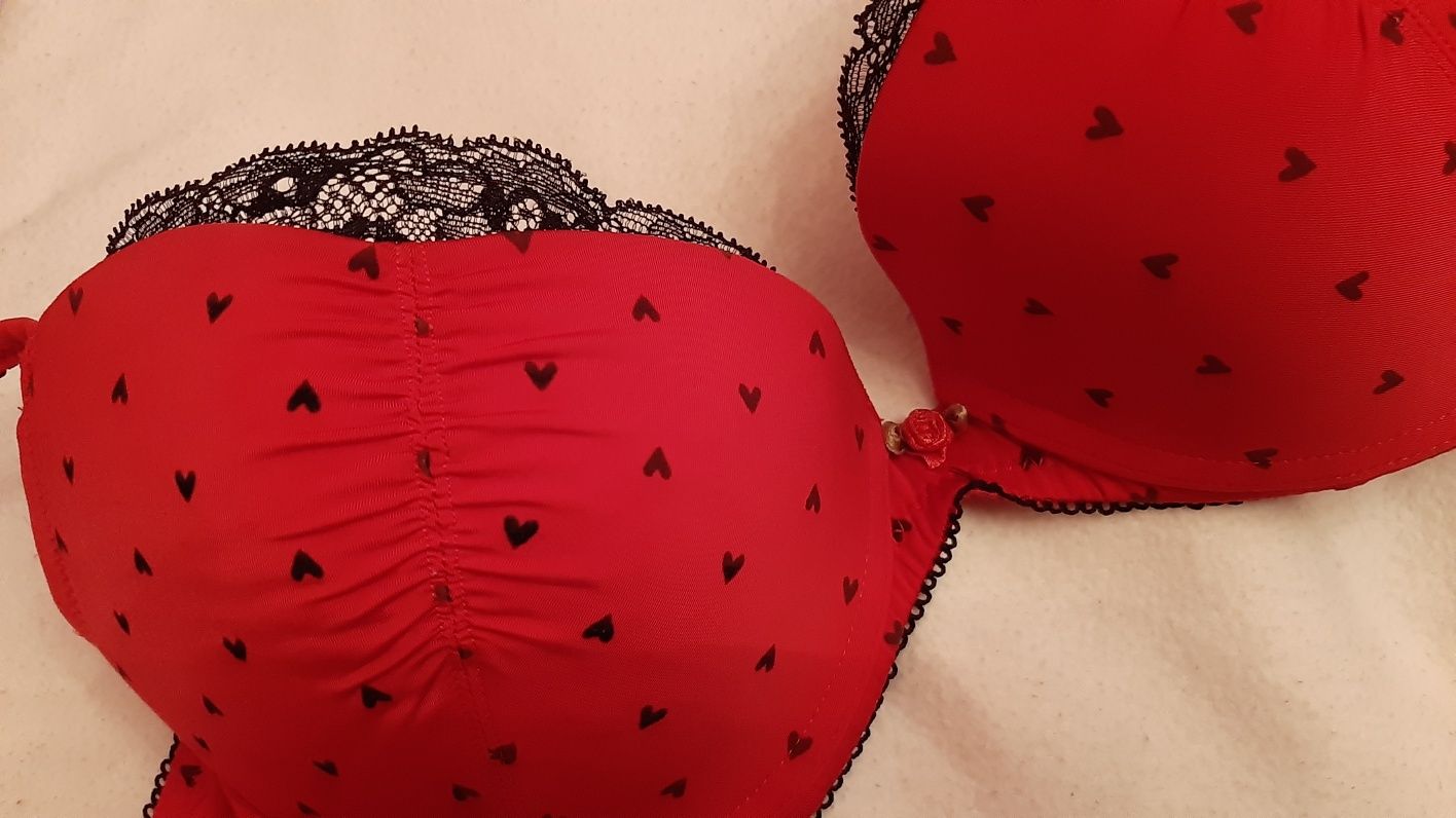 Biustonosz w serduszka push-up 80B New Yorker