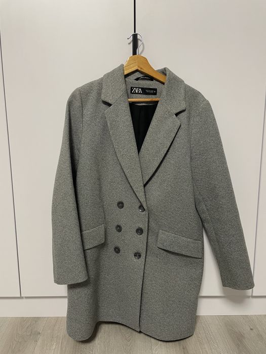 Жіноче сіре пальто Zara