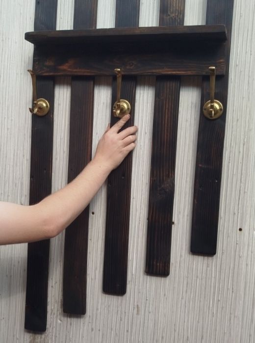 вішалка  для одягу настінна