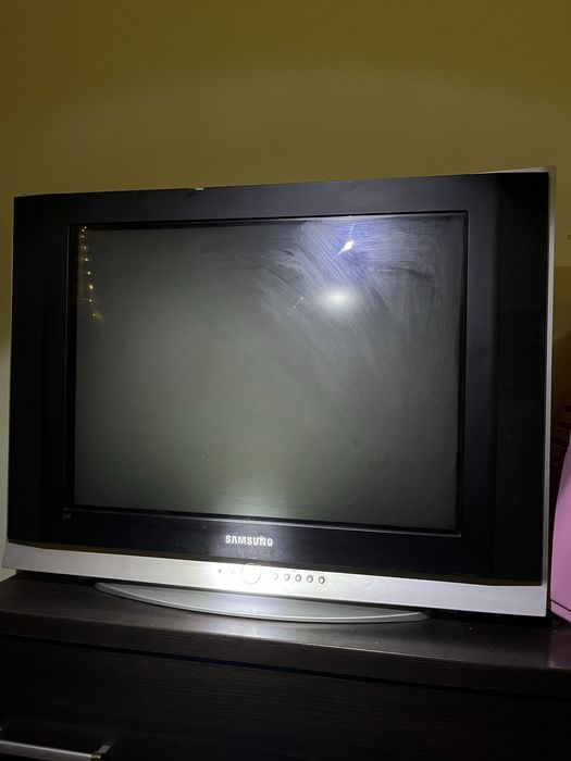 старий телевізор Samsung робочий