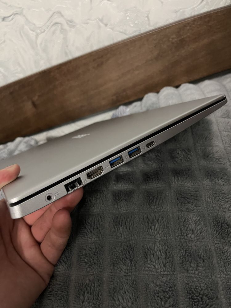 Майже новий Acer Home 11 Windows