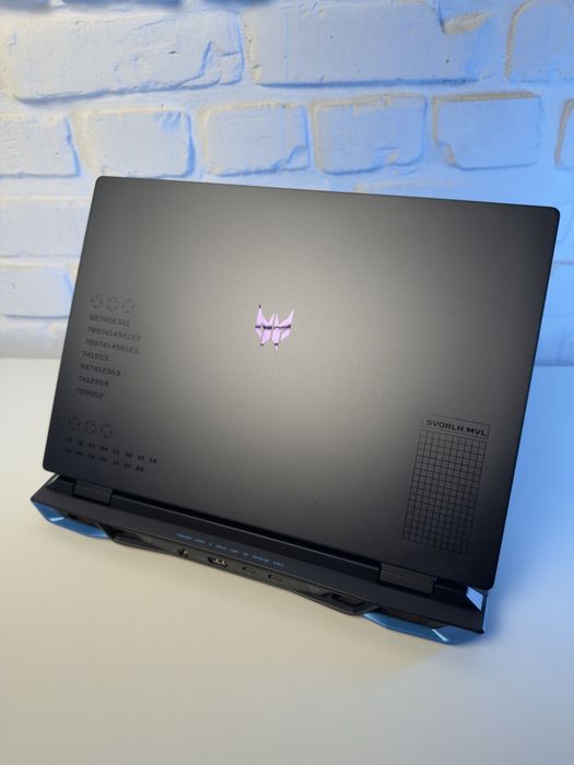 Predator 16' FHD+ 165hz, I7-13650HX, RTX 4060, 16/512