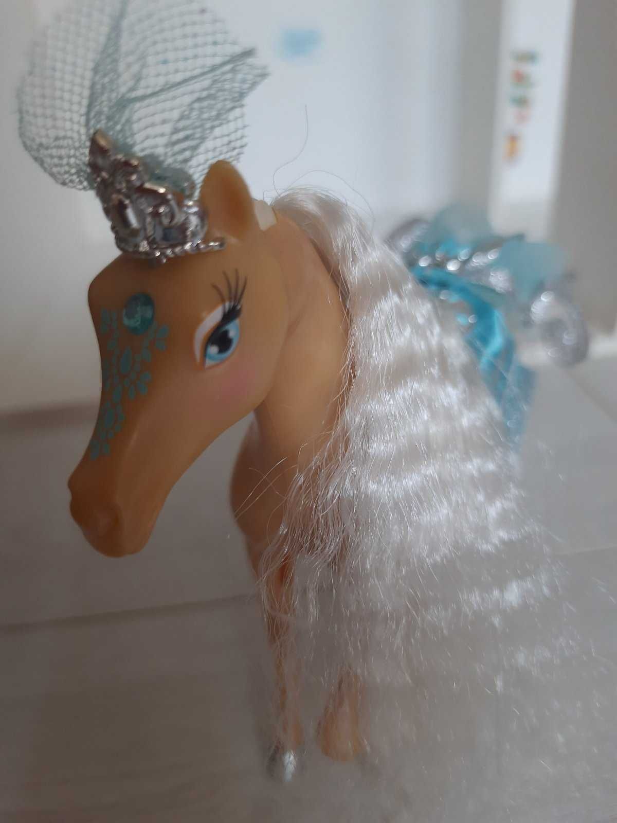 Лошадка Pony Royal