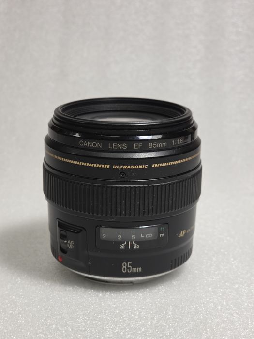 Canon EF 85mm F/1.8
