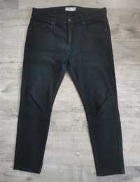 Czarne spodnie 46 bershka
