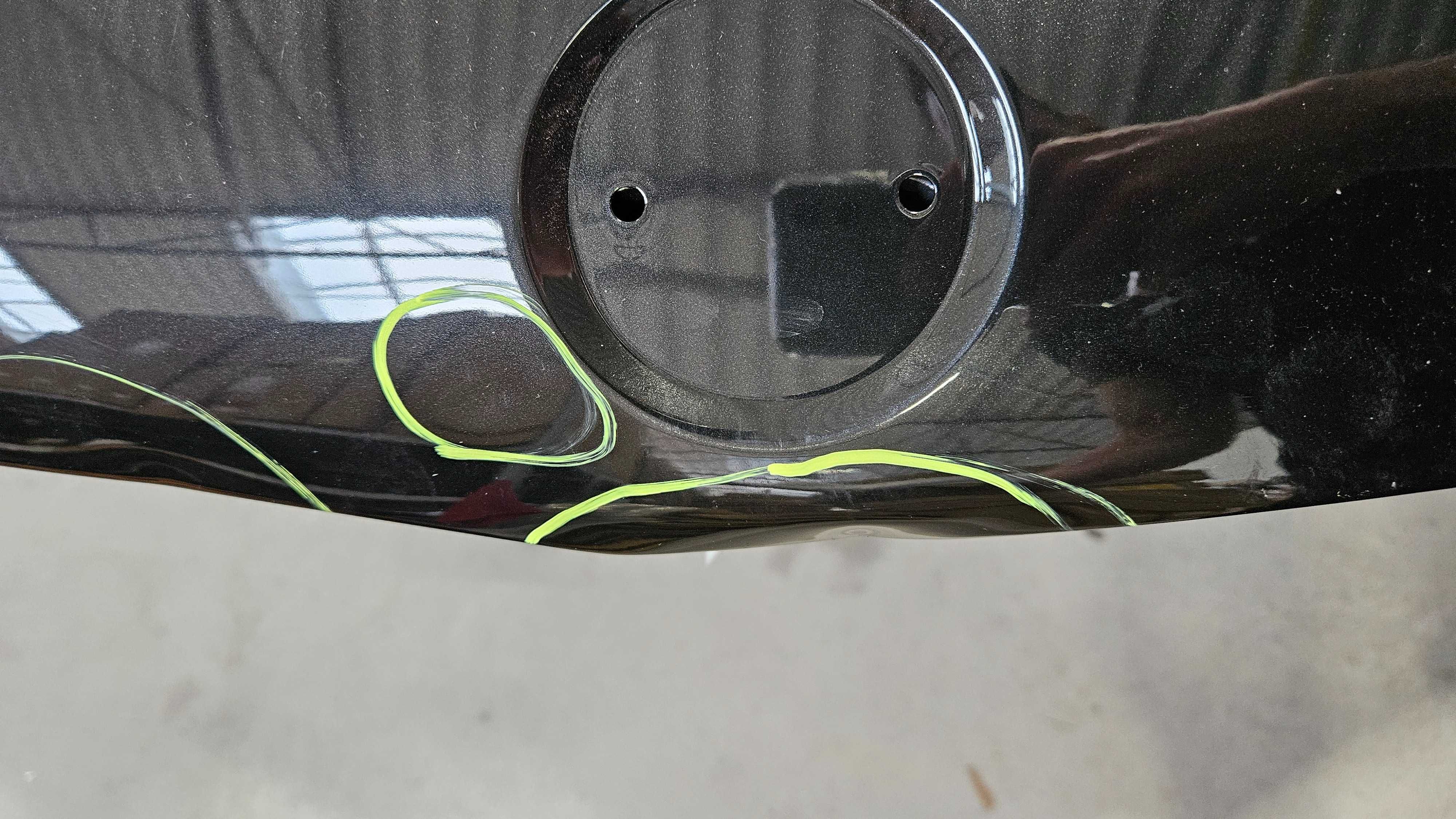 BMW E81 E82 E87 E88 04-13 Maska 475 Uszkodzona