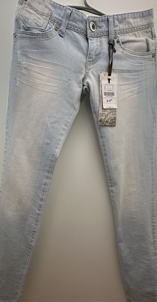 Продам нові  джинси Stradivarius