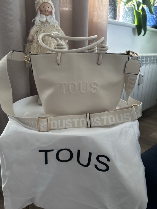 Jasno bezowa torebka Nowa Tous