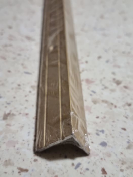 Listwa wykończeniowa kątownik A 36 Kolor złoty 90 cm