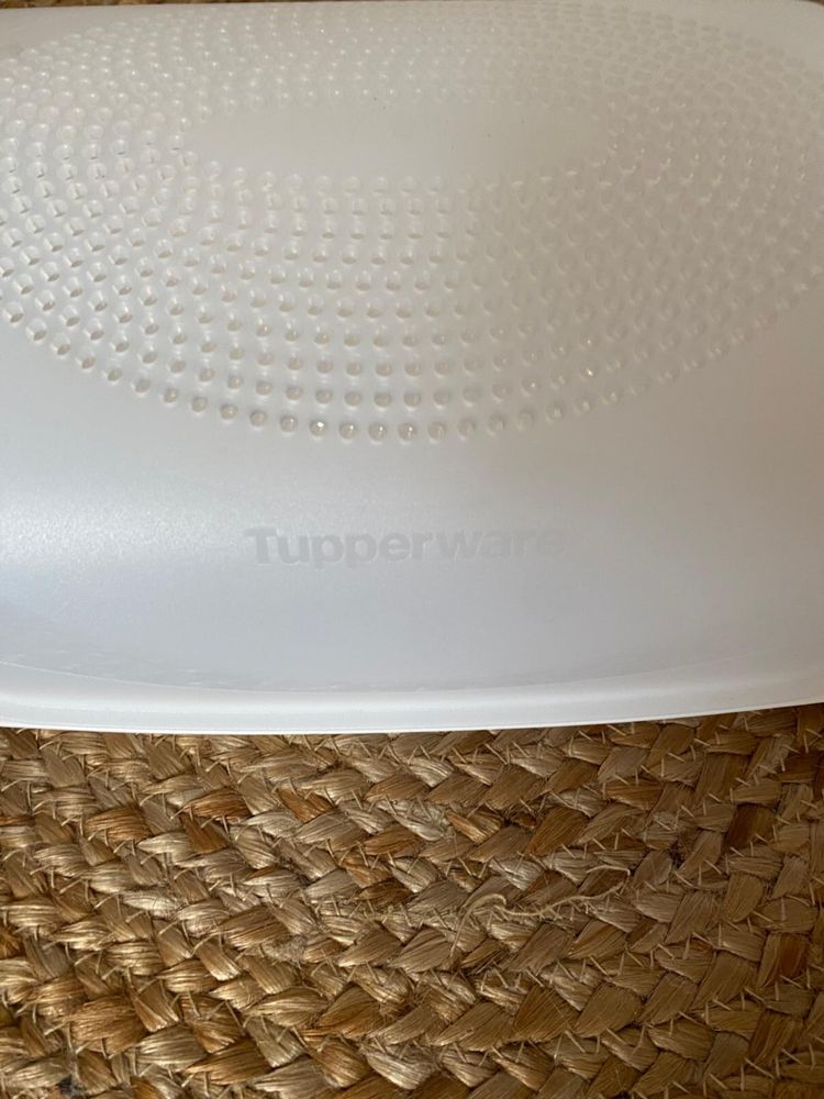 Pojemnik na sery tupperware