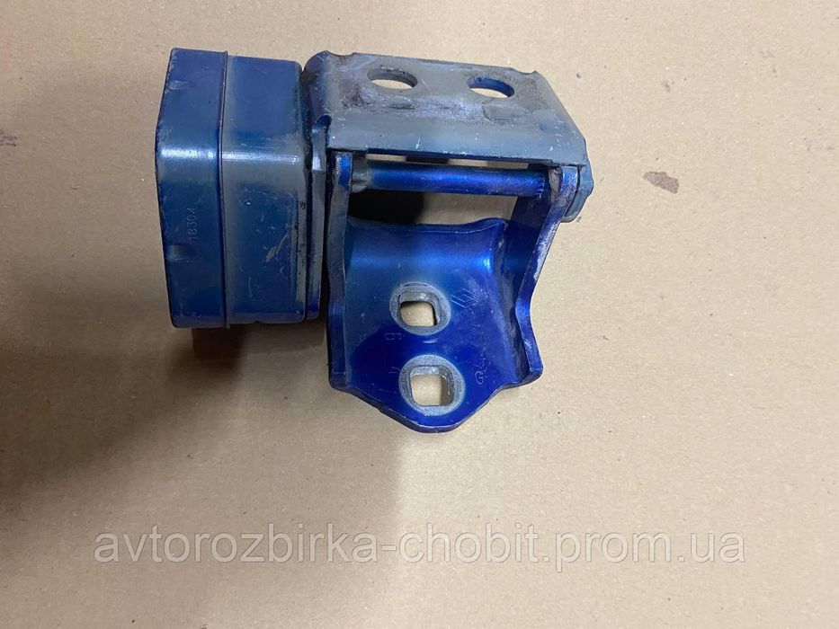 Петля задніх лівих дверей нижня Renault Megane II, Scenic II