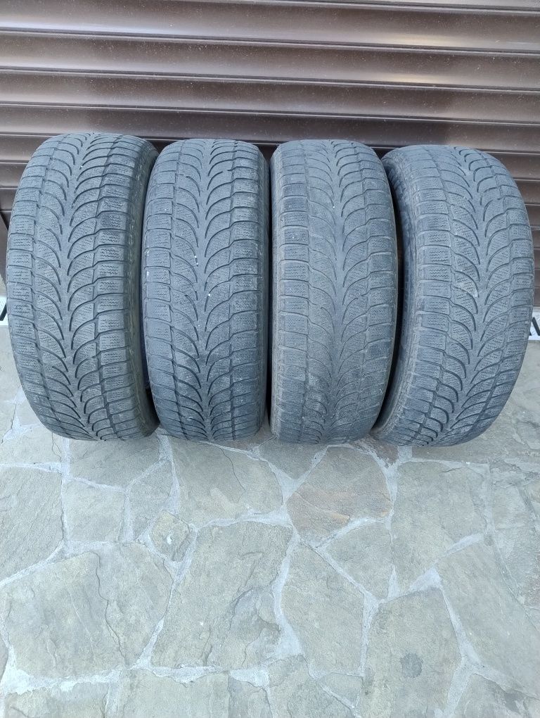 Шини Bridgestone Blizzak LM-80 225/60R18