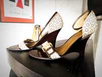 GUESS Buty damskie szpilki koturny sandały