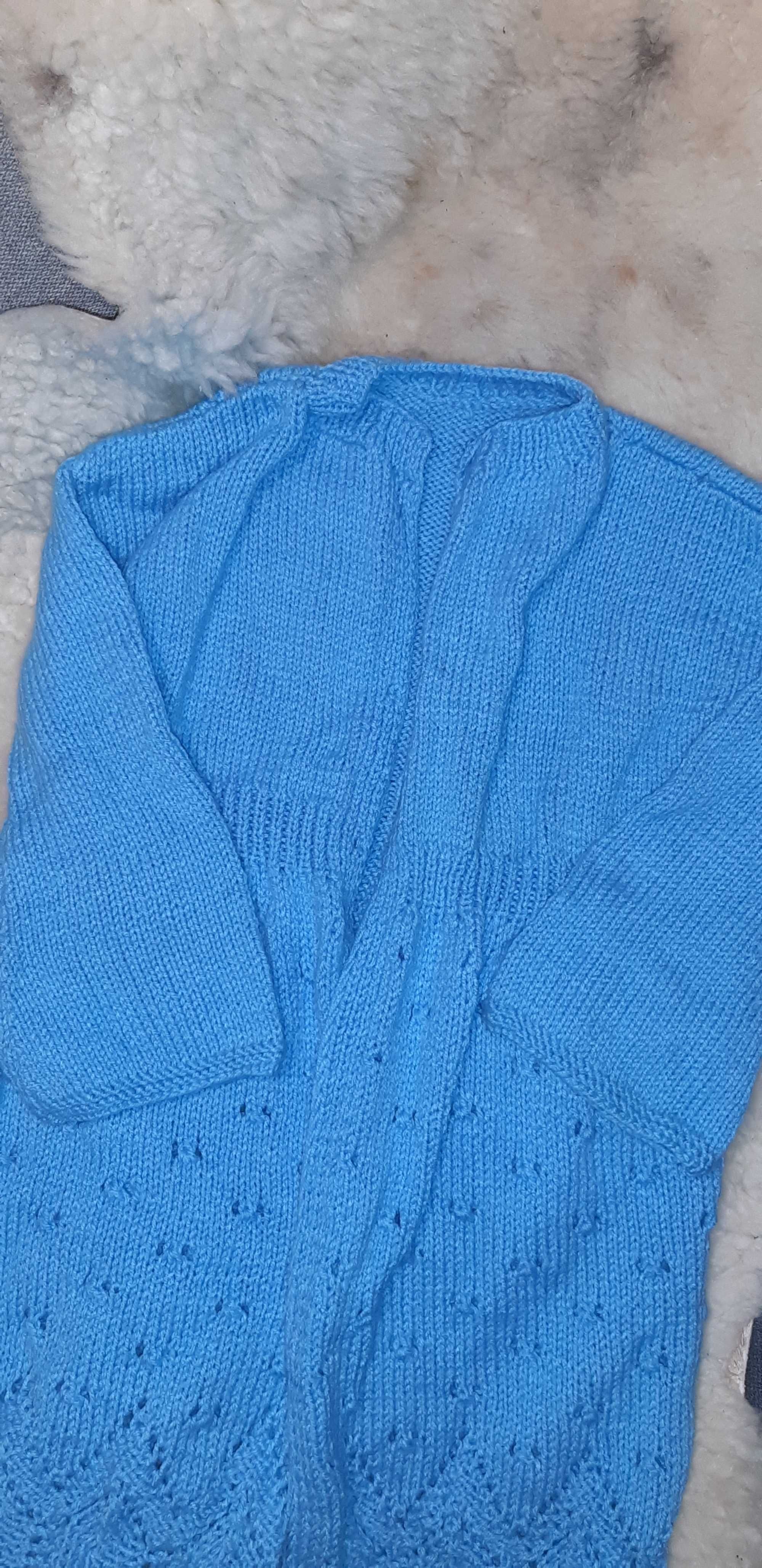 Piękny niebieski sweterek handmade r. 92