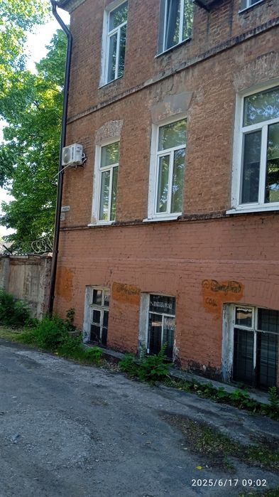 Продам коммерческую недвижимость ул .Рабочая ,красная линия.